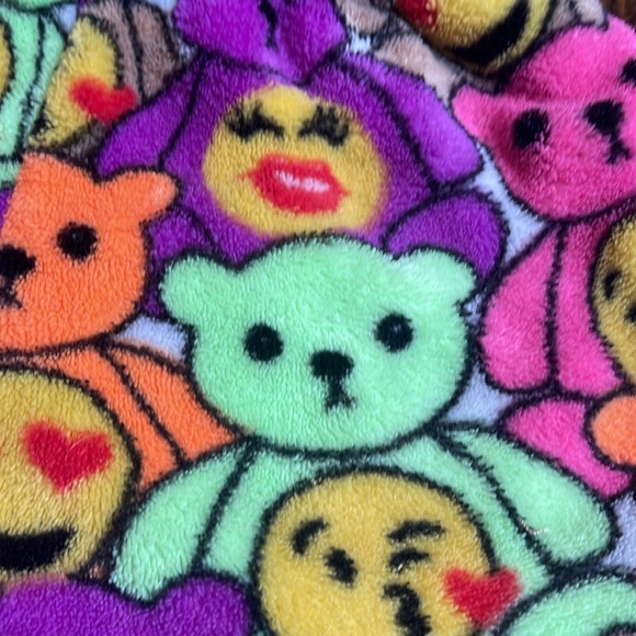 Fuzzy pants And shorts.  Size 4/5 - Picture 7 of 9